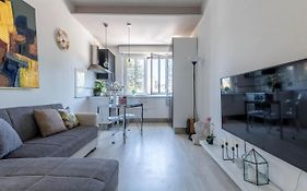 Altido Spacious 1 Bedroom Apartment For 3 In Milan